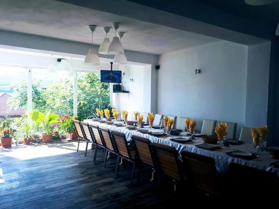 Hotel Casa Oana Ieşelniţa Exterior foto